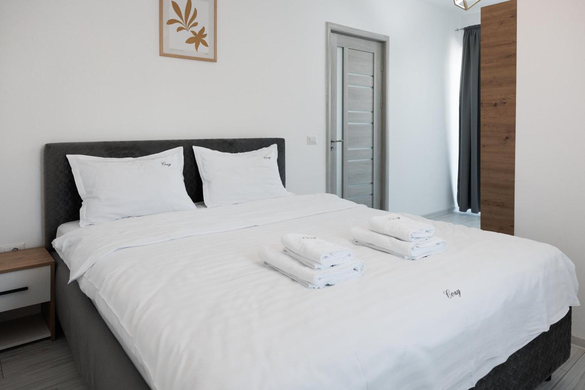 Exclusive Ultracentral Apartments And Studios #Enescu#Universitatii#수체아바 외부 사진